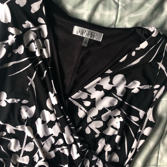 Kasper Floral Dress - Picture 3 of 3